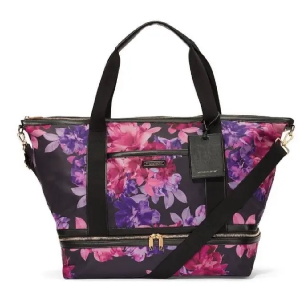 Victoria’s Secret 
Getaway Weekender Bag